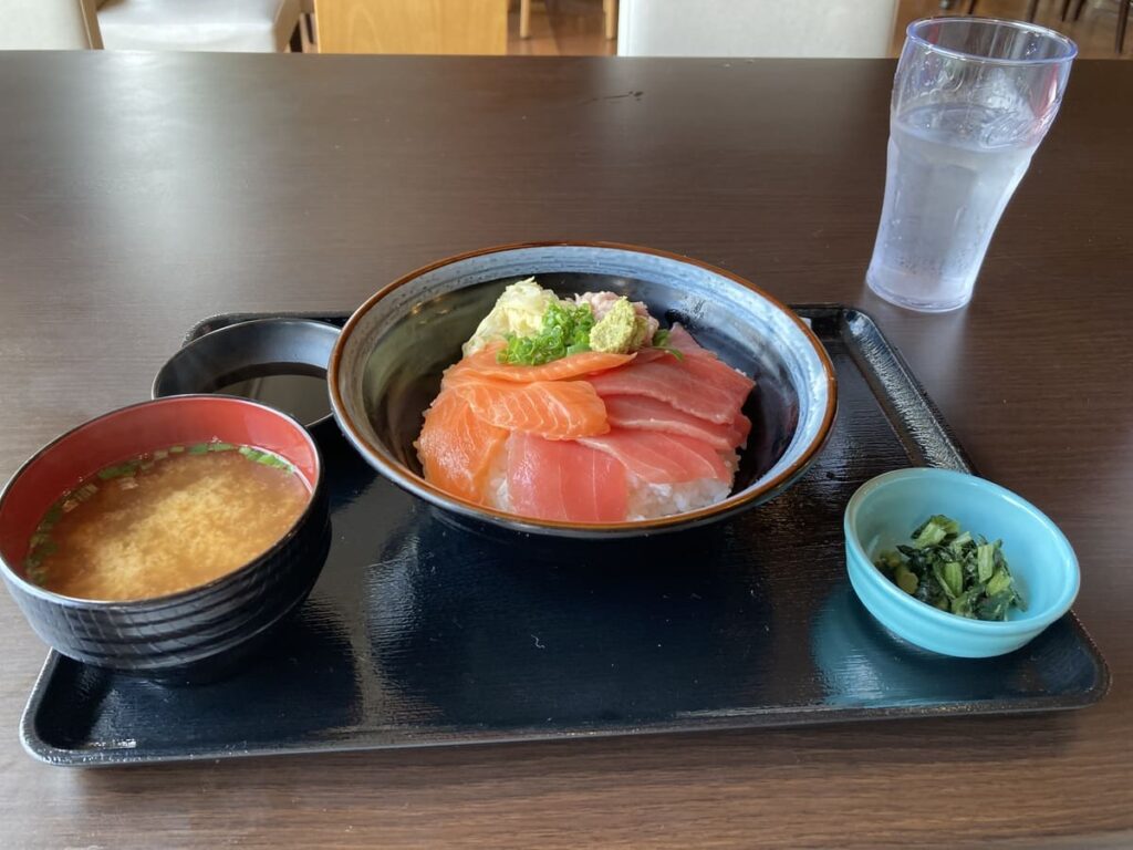 まぐろサーモン丼（税込1,680円）